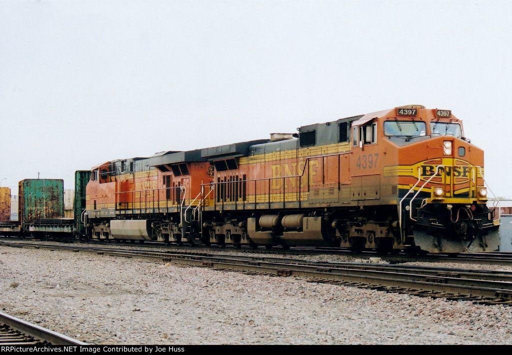 BNSF 4397 West